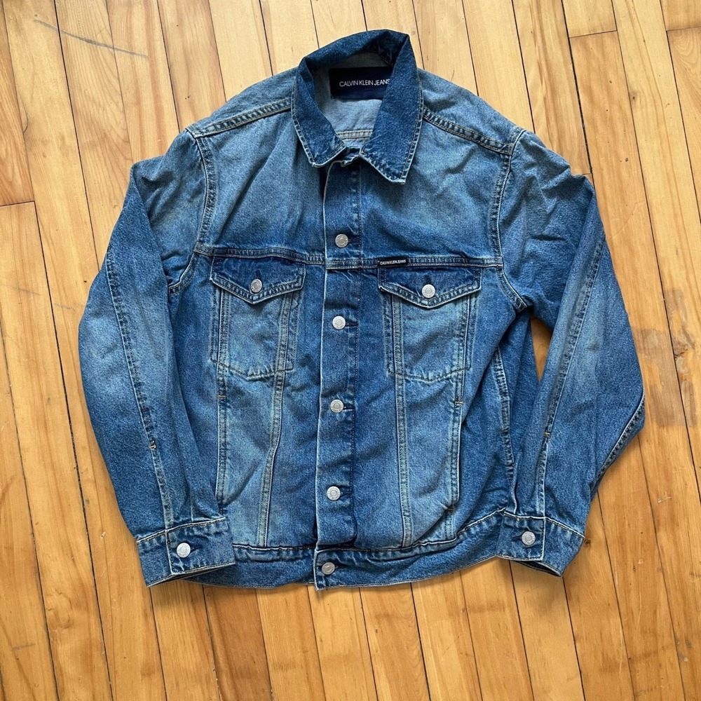 Calvin Klein Jeans Medium Wash Denim Trucker Jacket Blue Logo Buttons Mens S